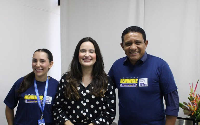 CGE entrega aos gestores estaduais material da campanha contra o assédio moral