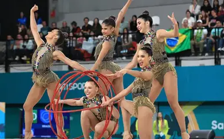 Mundial de ginástica: equipe masculina do Brasil se apresenta e precisa aguardar um dia para saber quem vai às finais