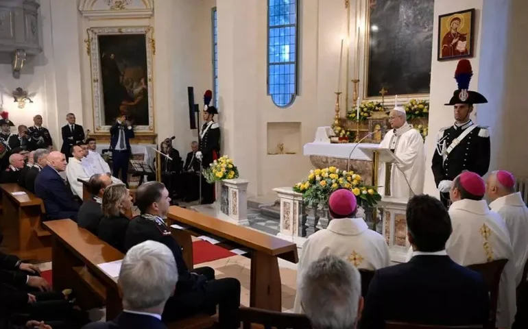 Papa pede para polícia agir com 'força da lei e honestidade'