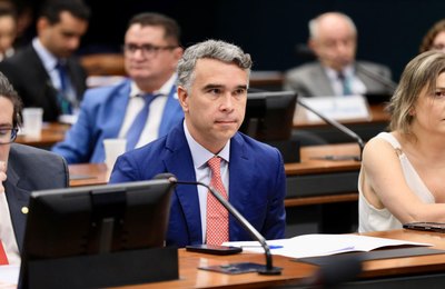 Rafael Brito se posiciona contra a PEC da Blindagem e diz que o Congresso precisa se voltar para as necessidades do povo