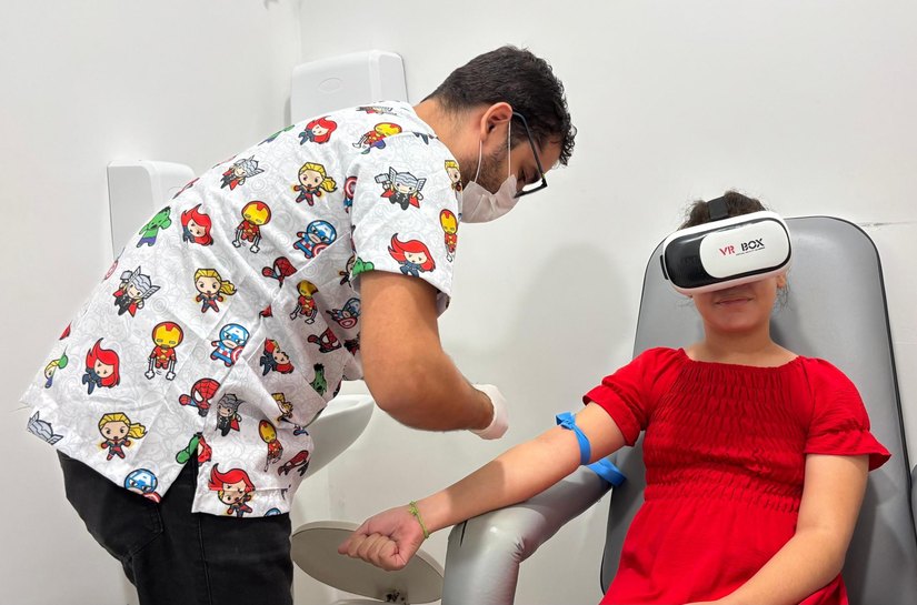 Realidade virtual transforma experiência de crianças em exames laboratoriais no Hospital do Coração Alagoano