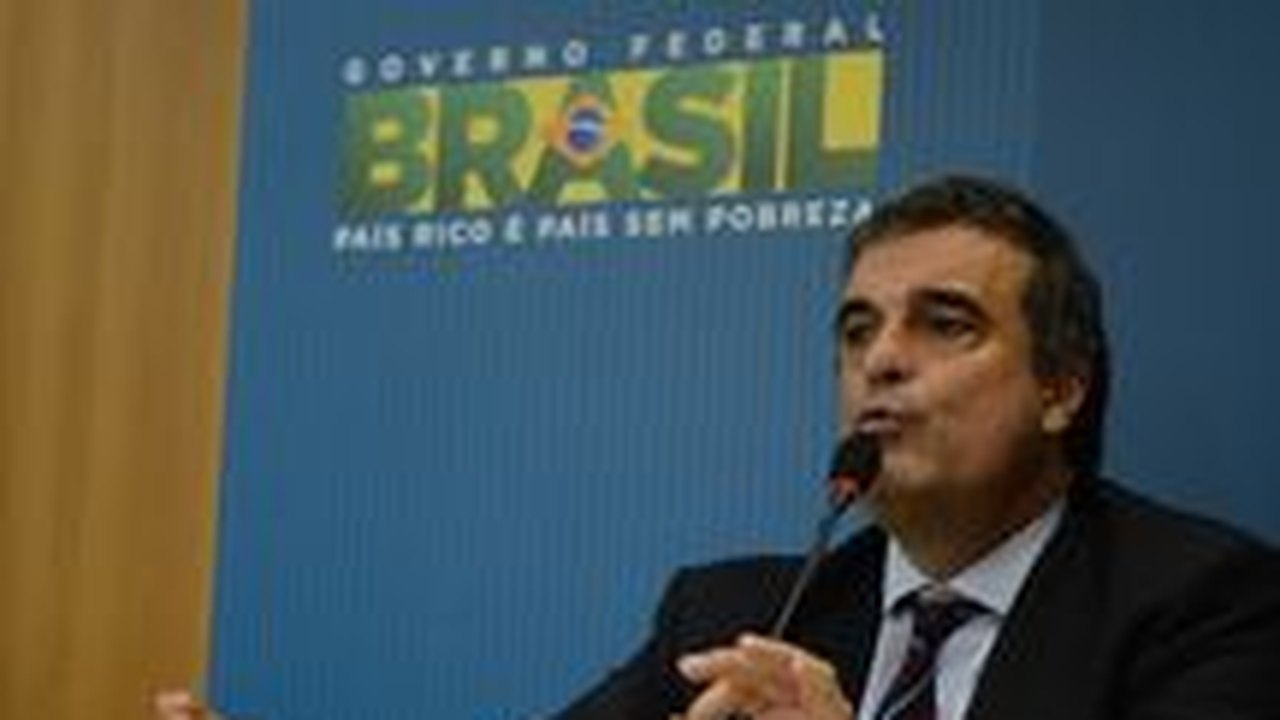 Cardozo garante rapidez no pedido de extradição de Pizzolato