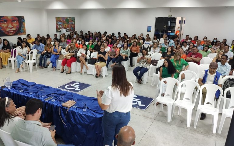 Secretarias de Palmeira discutem mecanismos para combater o trabalho infantil