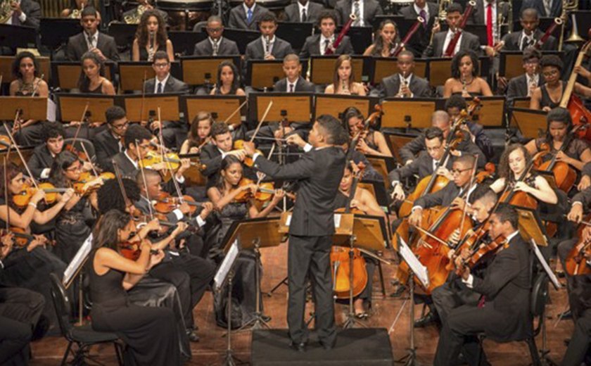 Orquestra Castro Alves abre as comemorações dos 105 anos do Teatro Deodoro