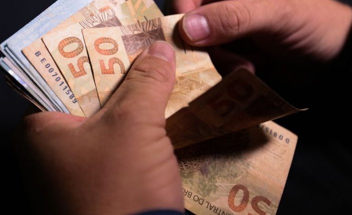 PLDO estima salário mínimo em R$ 1.389 em 2024, sem alta real
