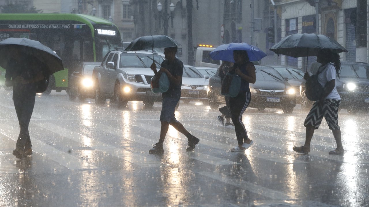 Defesa Civil alerta para chuvas fortes no estado de SP
