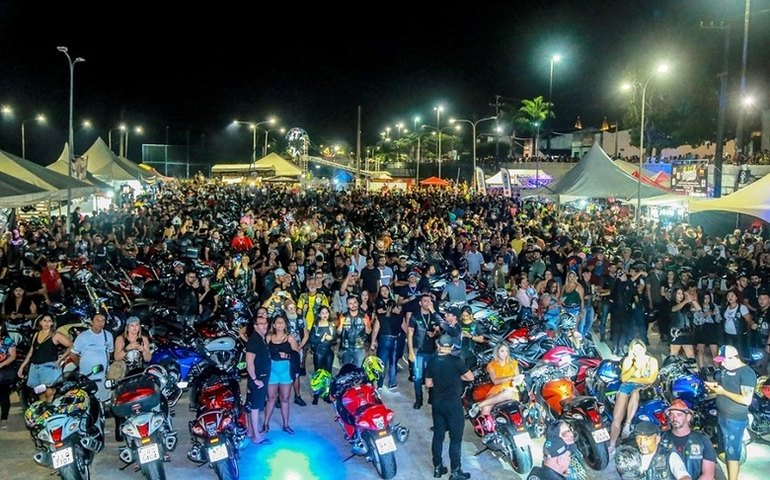 Realização de grandes eventos aquece economia de Penedo