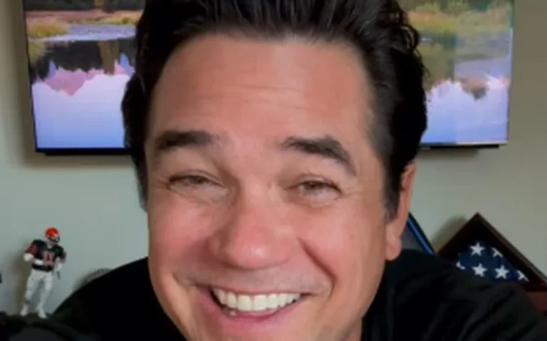 Ator que interpretou Superman será voluntário em programa de deportação em massa de Trump