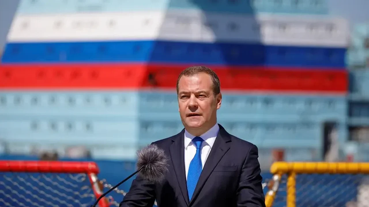 Cada vez mais territórios russos serão libertados da ocupação ucraniana, promete Medvedev