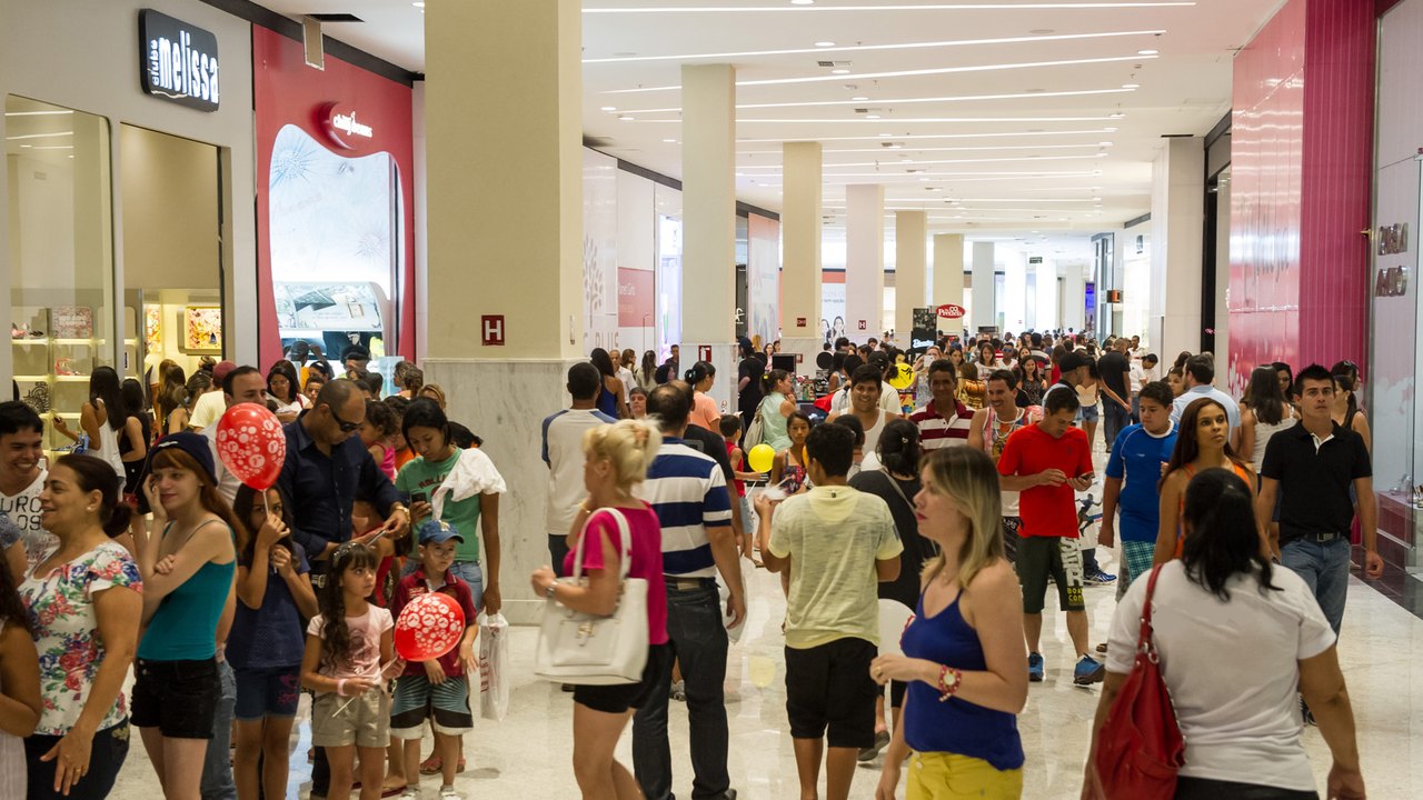 Após dois meses de elevação, indicador de consumo se retrai em março