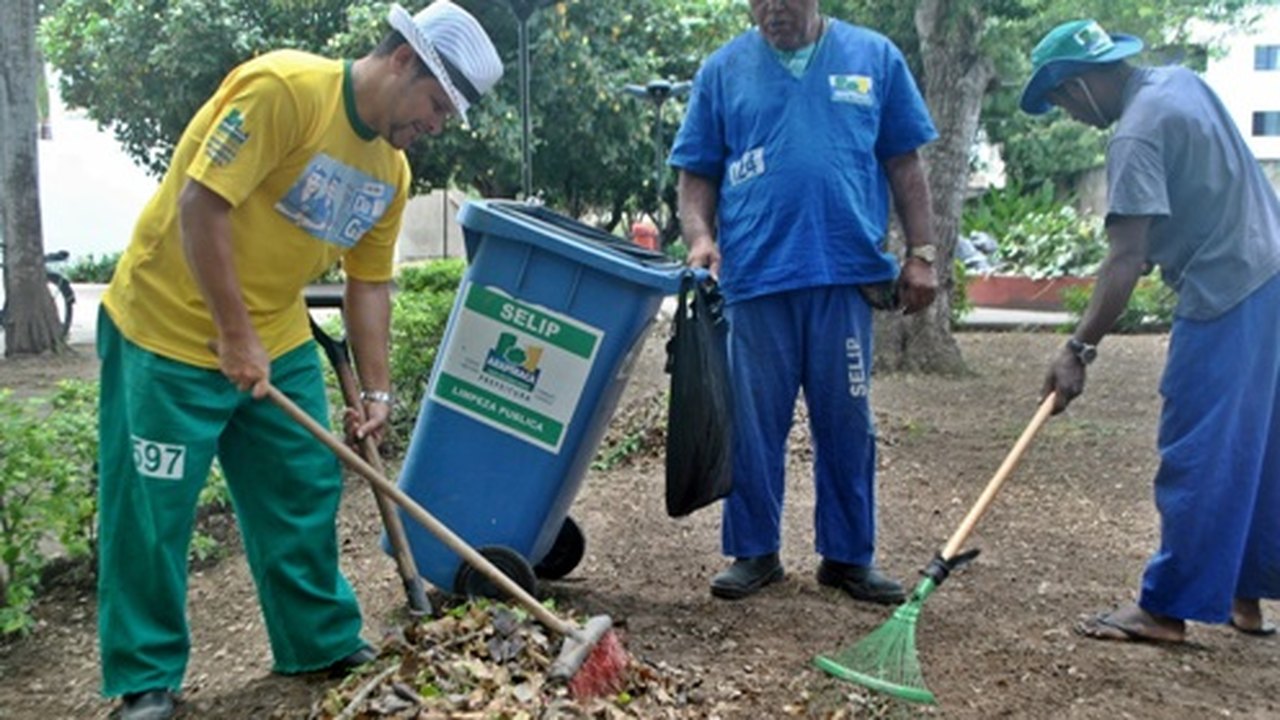 Prefeitura retoma trabalhos de limpeza pública em Arapiraca