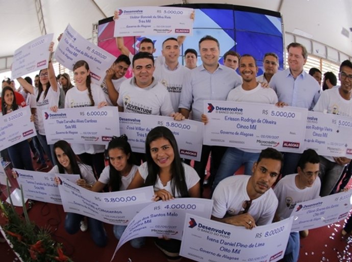 Jovens empreendedores de Quebrangulo recebem crédito de R$ 300 mil da Desenvolve