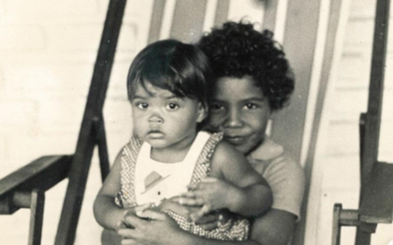 Preta Gil presta homenagem a irmão morto em acidente de trânsito