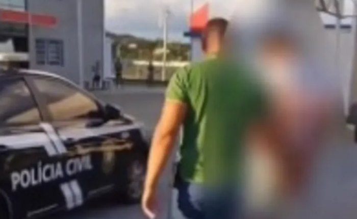 Vítima de 60 anos foi baleada durante serviço de capinação em terreno