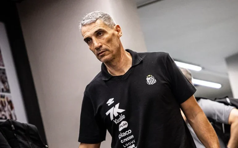 Vojvoda pede foco total ao Santos até o fim do Brasileirão