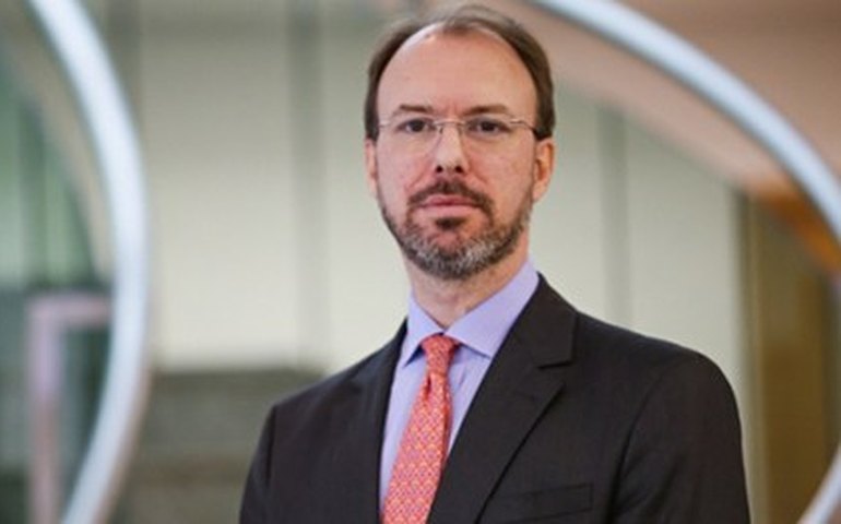 Bolsonaro efetiva Carlos Horbach como ministro titular do TSE