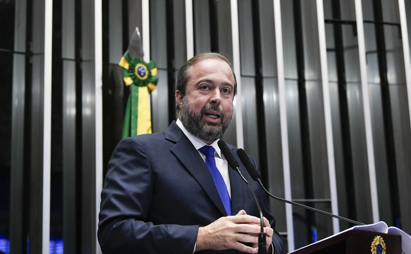 Ministro planeja mudança na política de preços da Petrobras