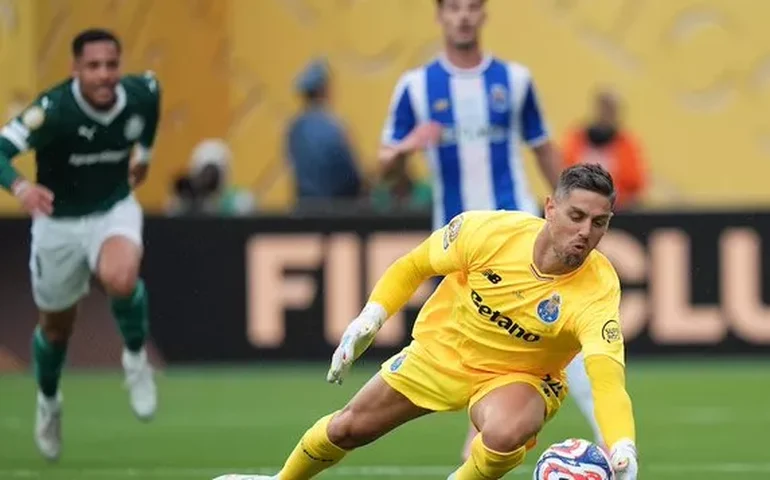 Quem é Cláudio Ramos, 'paredão' que parou o Palmeiras no Mundial e esquenta banco no Porto