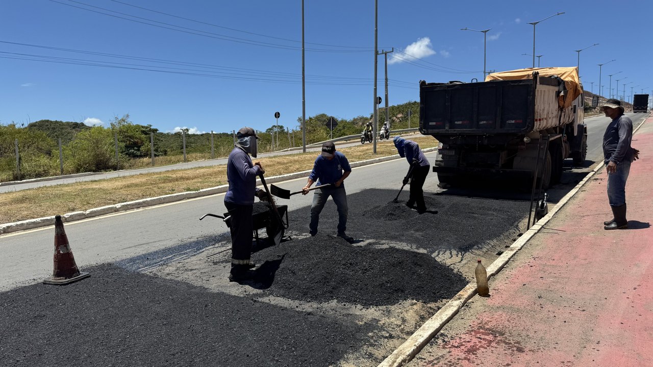 Operação Tapa-buraco recupera 311 ruas em 37 bairros de Maceió durante junho