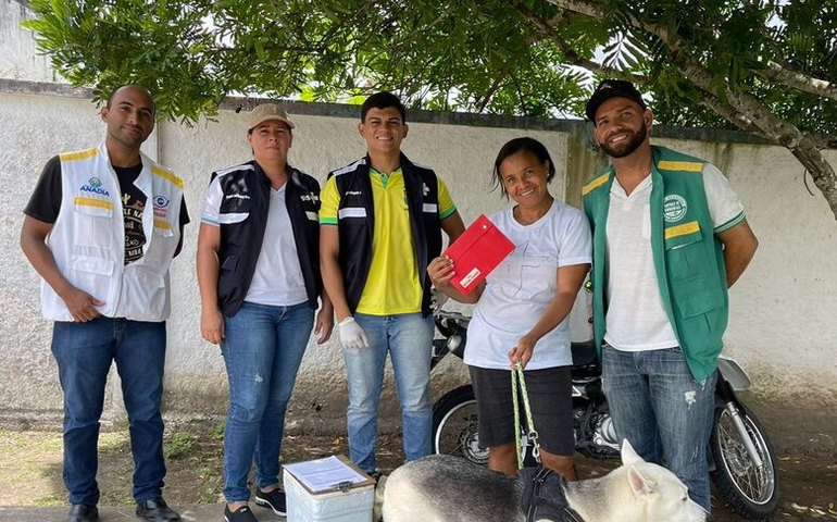 Saúde de Anadia realiza vacinação antirrábica para cães e gatos