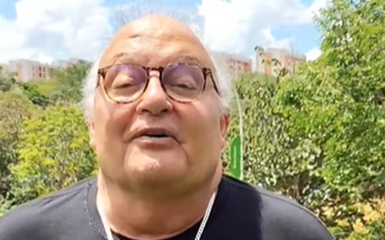 Guilherme Arantes faz vídeo para vender o carro: 'Sou eu mesmo, não é fake'