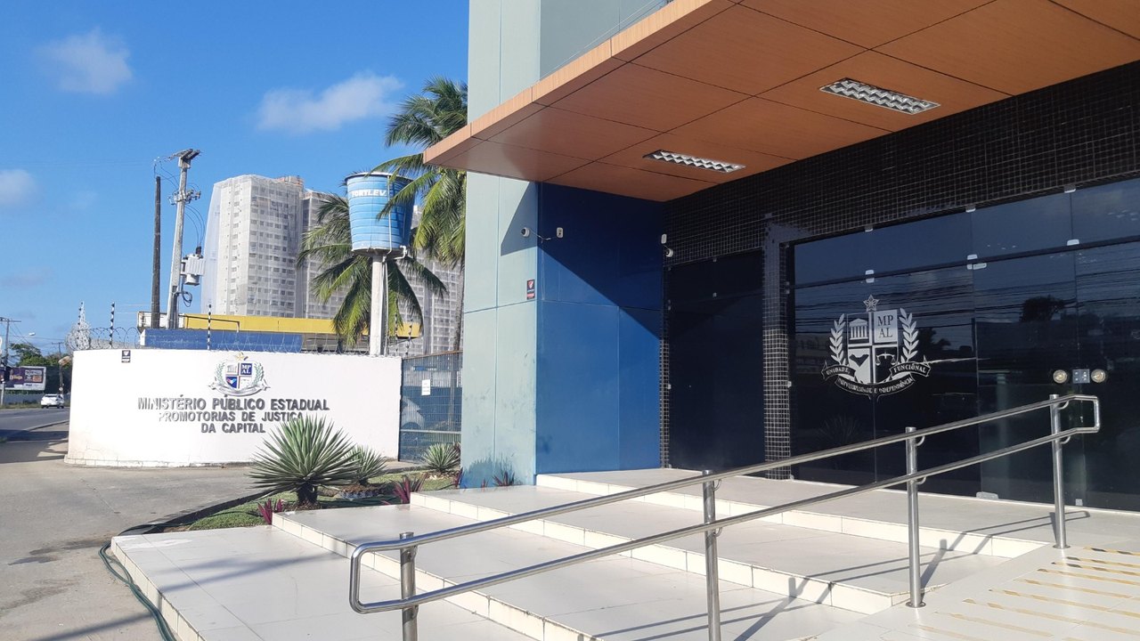 MPAL atua na transição de indígenas Warao para novo abrigo em Maceió