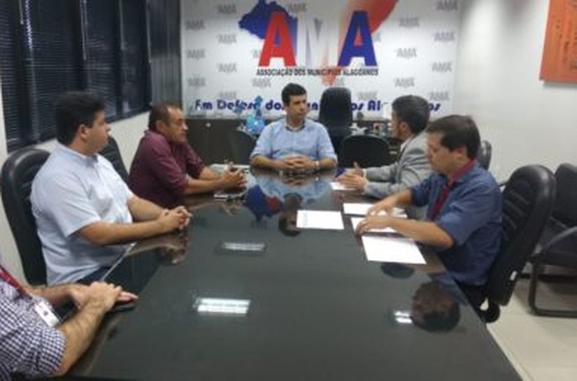 Presidente da AMA recebe representantes do Banco do Nordeste