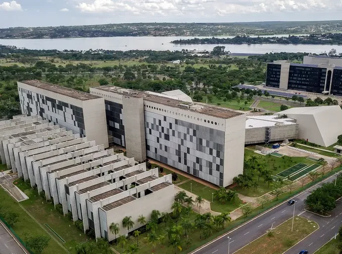 STJ abre sindicância contra ministro acusado de importunação sexual