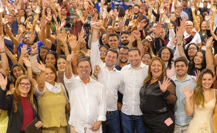 Prefeito Luciano dá posse a 317 aprovados em concurso e destaca papel do servidor da Educação na transformação da sociedade