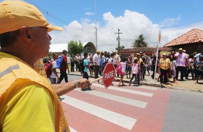 Prefeito Cacau inaugura projeto Travessia Legal na Escola Municipal Joviniano Rodas 
