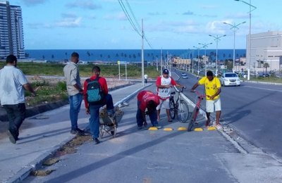 SMTT retira sinalização irregular de ciclovia em Cruz das Almas