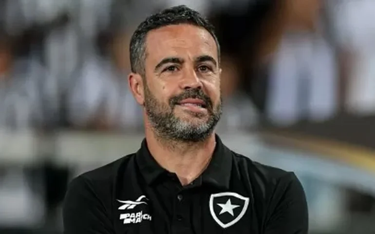 Artur Jorge diz que Botafogo quebrou um ciclo e dedica conquista aos netos