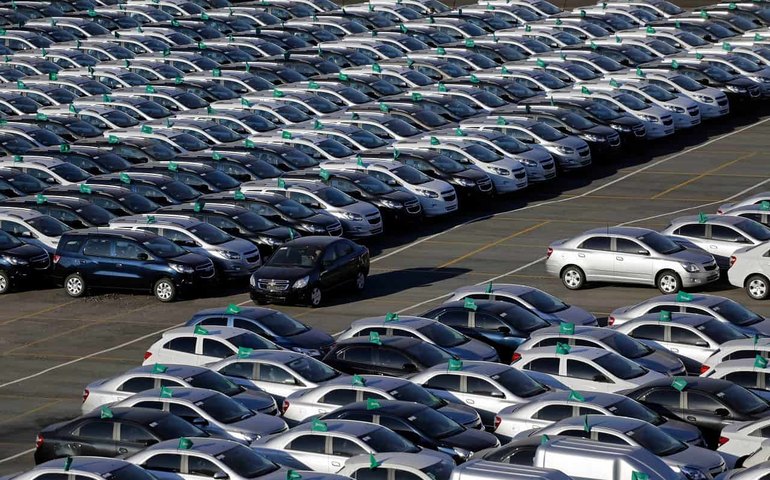 Trabalhadores da General Motors entram em greve nesta segunda