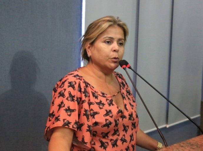 Silvania: "Não sou contra regulamentar food trucks, mas a lei é para todos”