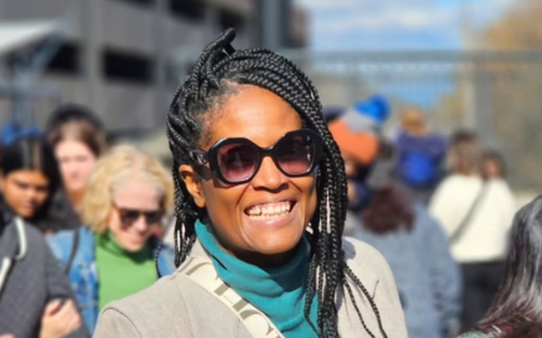 Livro de Djamila Ribeiro integra clube do livro de Dua Lipa