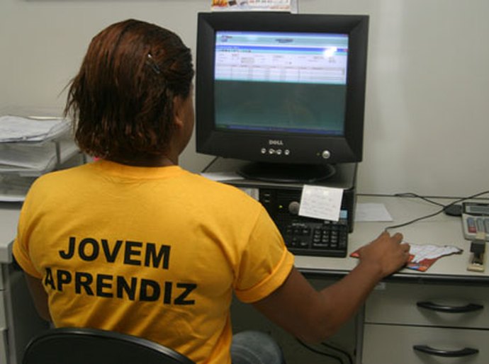 IEL oferta mais de 20 vagas de estágio, emprego e jovem aprendiz em Maceió e Arapiraca