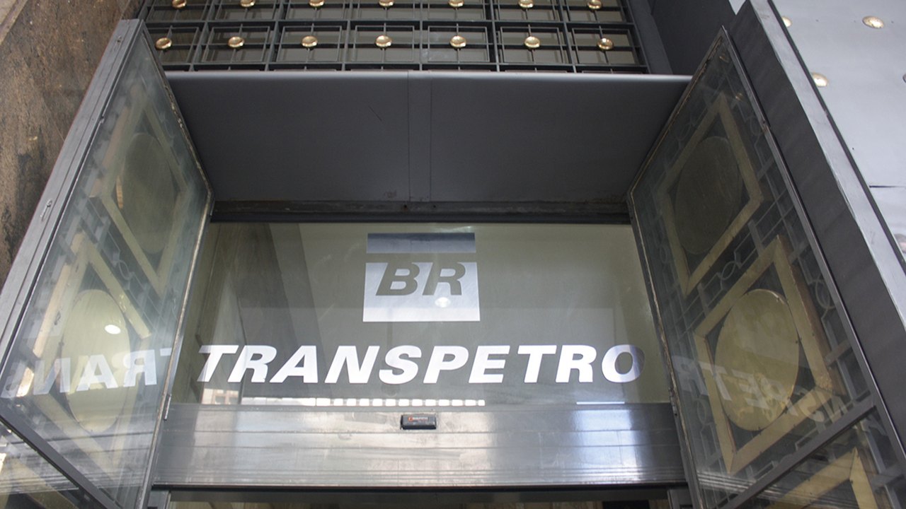 Transpetro abre concurso público com salário inicial de até R$ 15 mil
