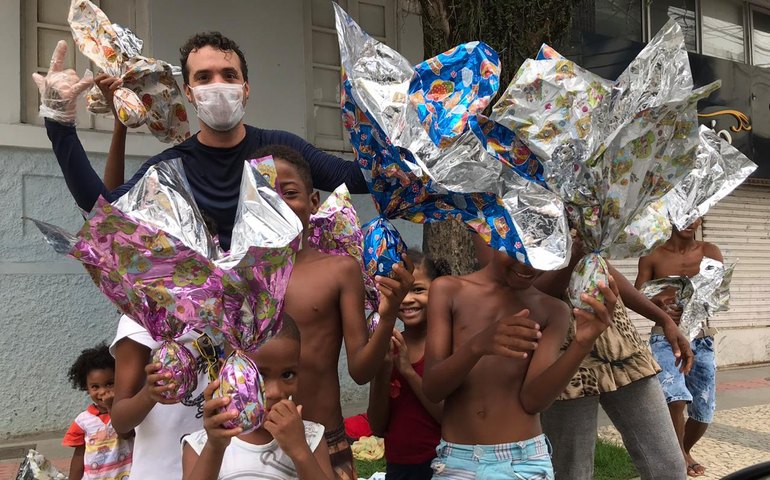 Busca pelo termo “como ajudar” bate recorde no Google