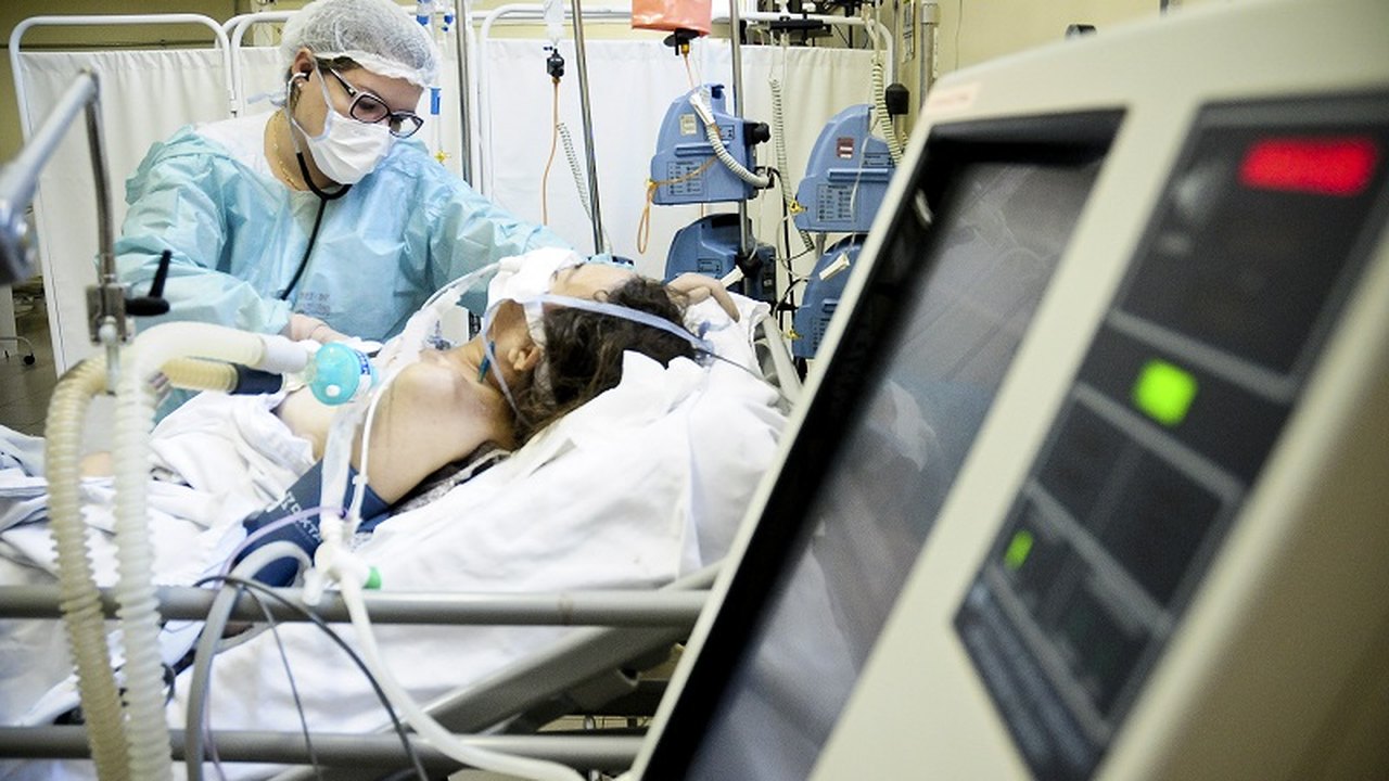 Ocupação de leitos Covid-19 aumenta nos hospitais brasileiros