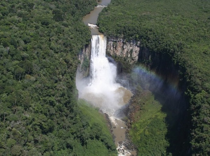 Cinco cachoeiras espalhadas pelo Brasil e que valem uma visita