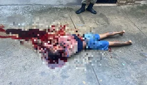 Homem morto a facadas. Fonte: Internet