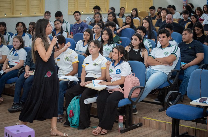 Estudantes da rede pública terão pré-inscrição automática no Enem