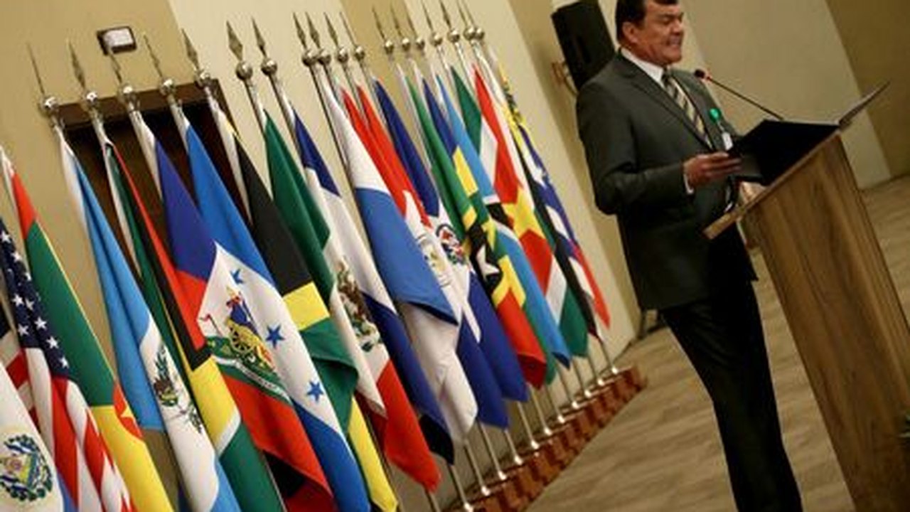 Brasil assina compromisso com Carta Democrática Interamericana
