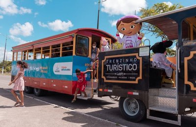 Trenzinho da Vacinação: atividades lúdicas marcam vacinação infantil no Papódromo
