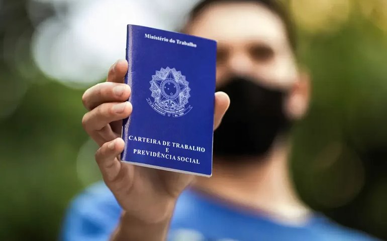 Queda do desemprego é fenômeno global, aponta levantamento