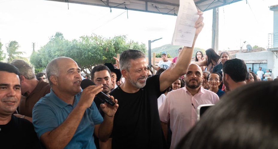 Pavimentação, desenvolvimento e trabalho para os municípios: Arthur Lira leva avanços a São José da Tapera