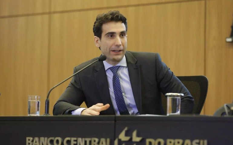 Banco Central mantém taxa de juros em 15%; tarifaço dos EUA 'reforça postura de cautela'