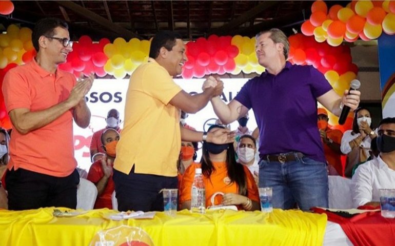 Palmeira: Julio e Marcio repetem chapa com apoio de Cunha em convenção festiva com torcida uniformizada