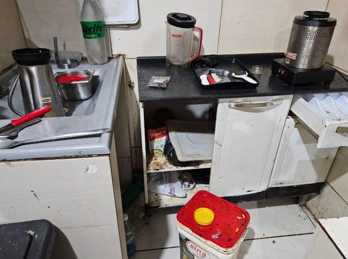 Vigilância Sanitária interdita hamburgueria por descumprir normas sanitárias