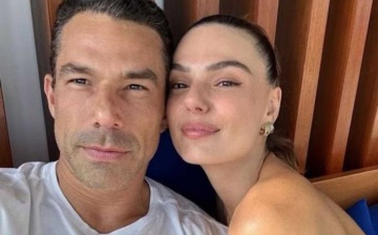 Isis Valverde e Marcus Buaiz se casam no civil